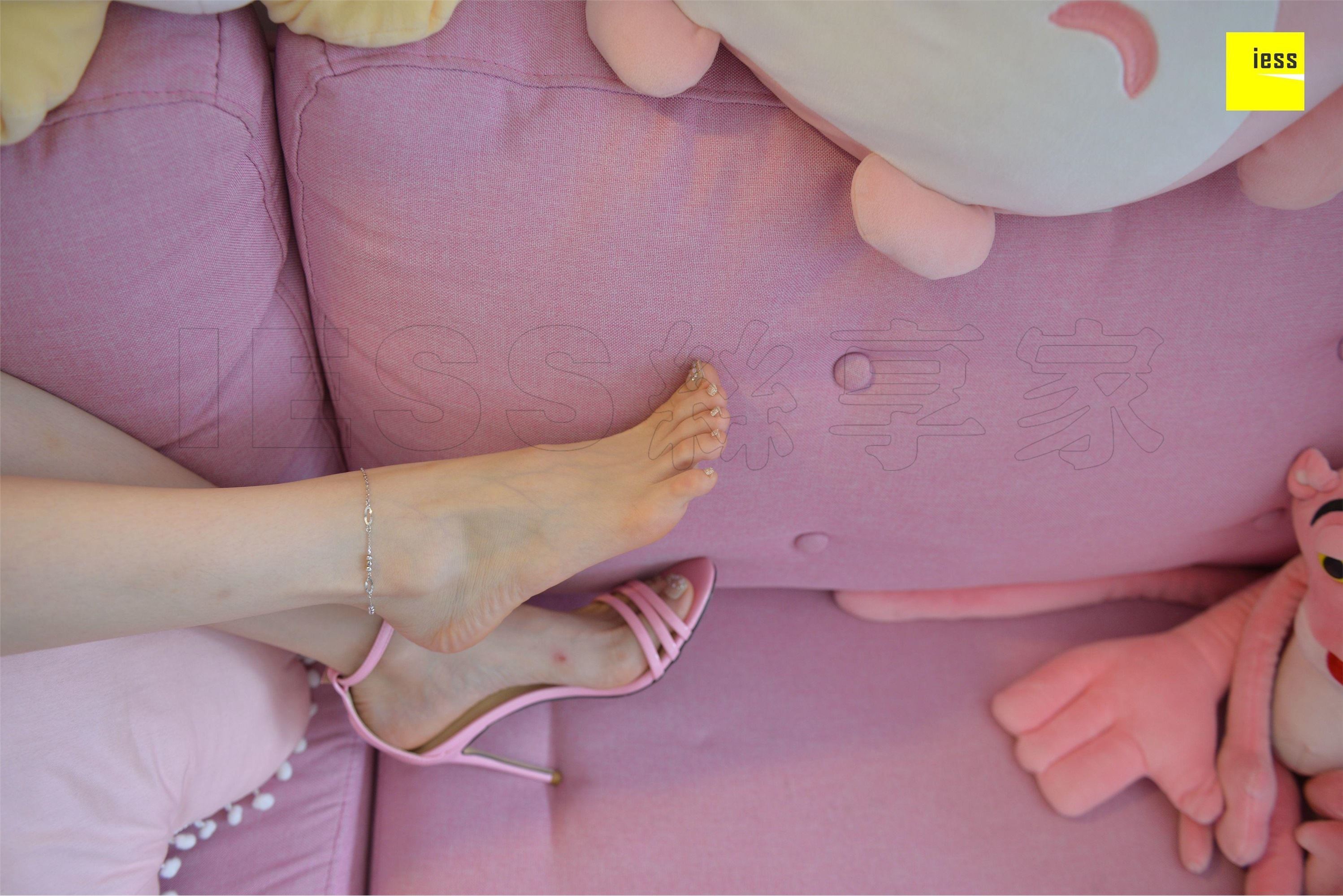 IESS异思趣向 2018.05.09《魔鬼周三》特刊18期：《粉红仲夏梦》佳佳